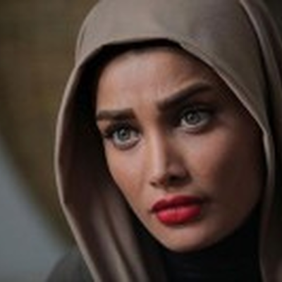 تینا آخوندتبار